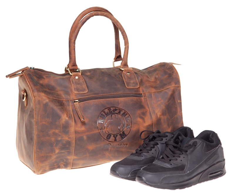 Tasche mit Sportschuhen